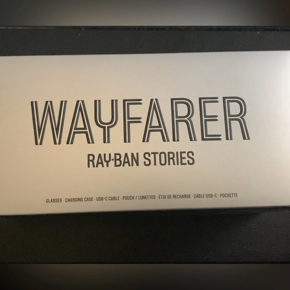 Rayban stories used twice comes with box cloth case and charger.